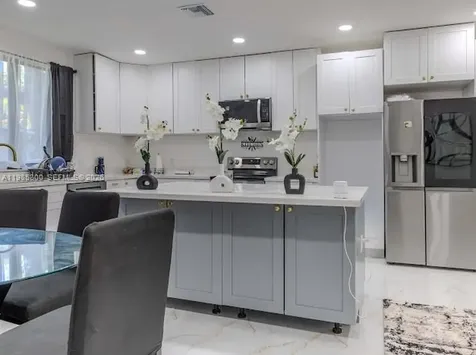 666 NE 164th Terrace Miami FL 33162