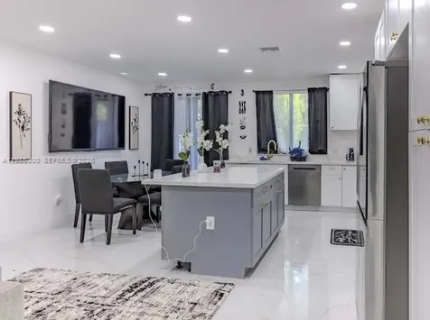 666 NE 164th Terrace Miami FL 33162