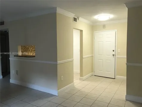 9467 SW 76th Street Miami FL 33173