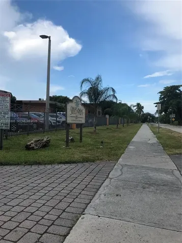 9467 SW 76th Street Miami FL 33173
