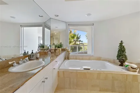 21050 Point Place Aventura FL 33180