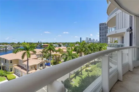 21050 Point Place Aventura FL 33180