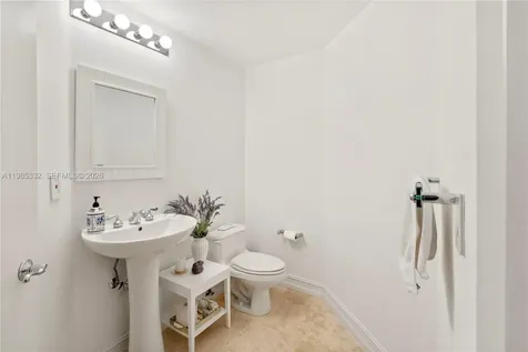 21050 Point Place Aventura FL 33180