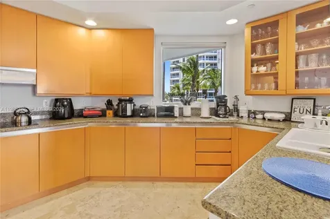 21050 Point Place Aventura FL 33180