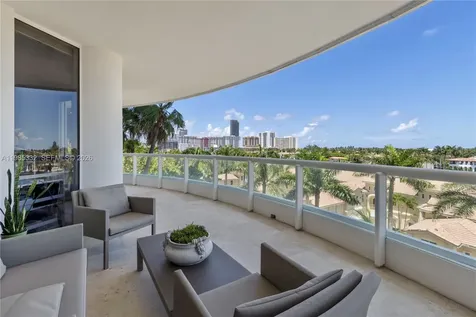 21050 Point Place Aventura FL 33180