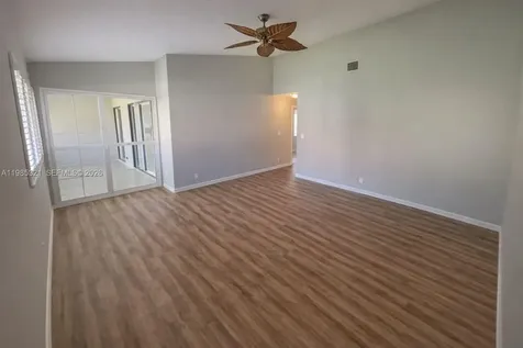 23 W Lexington Lane Palm Beach Gardens FL 33418