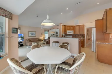 4927 NW 67th Avenue Lauderhill FL 33319