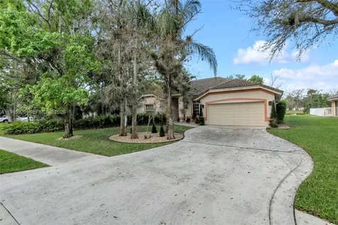 4927 NW 67th Avenue Lauderhill FL 33319