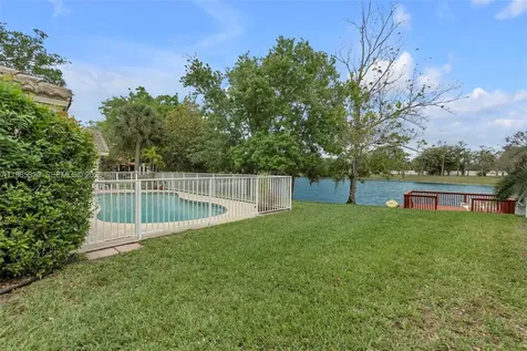 4927 NW 67th Avenue Lauderhill FL 33319