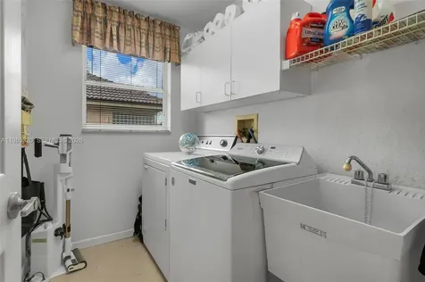4927 NW 67th Avenue Lauderhill FL 33319