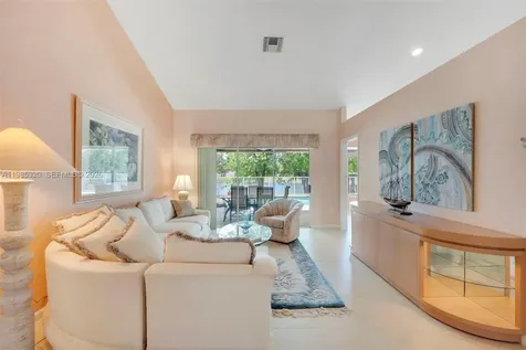 4927 NW 67th Avenue Lauderhill FL 33319