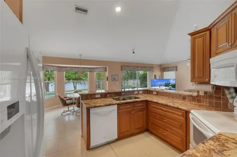 4927 NW 67th Avenue Lauderhill FL 33319