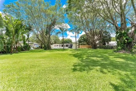 4053 SW 8th Street Plantation FL 33317