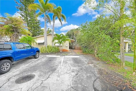 3042 NE 13th Avenue Oakland Park FL 33334