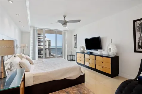 Hallandale Beach FL 33009