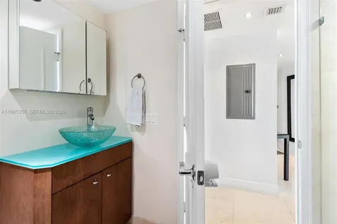 Hallandale Beach FL 33009