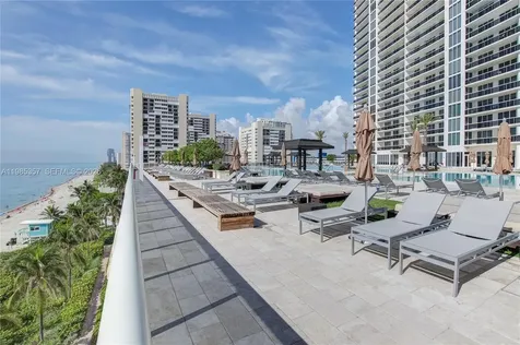 Hallandale Beach FL 33009