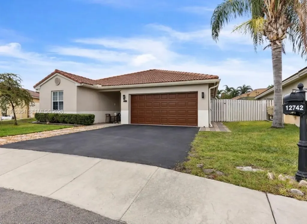 12742 NW 11th Place Sunrise FL 33323