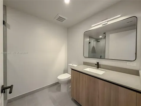 121 NE 5th Street Miami FL 33132