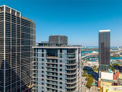 121 NE 5th Street Miami FL 33132