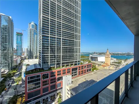 121 NE 5th Street Miami FL 33132