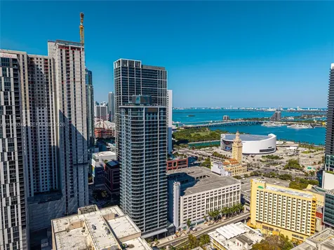 121 NE 5th Street Miami FL 33132