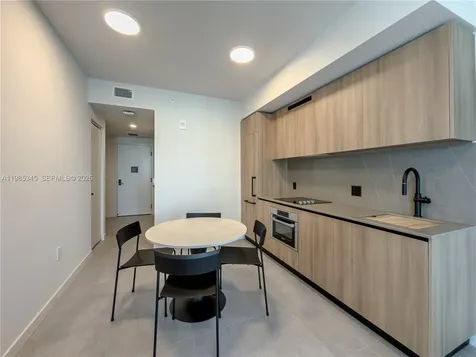 121 NE 5th Street Miami FL 33132