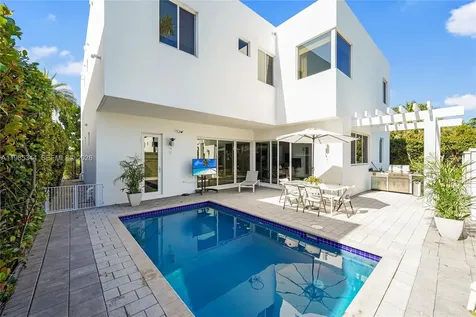7515 NW 99th Avenue Doral FL 33178