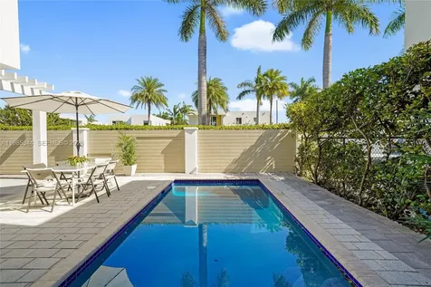 7515 NW 99th Avenue Doral FL 33178