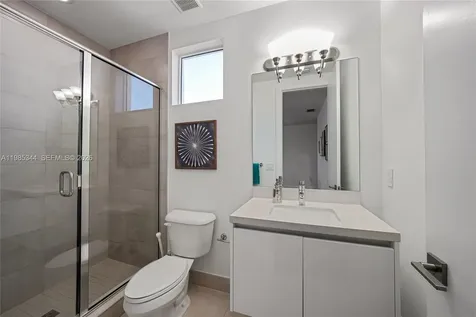 7515 NW 99th Avenue Doral FL 33178