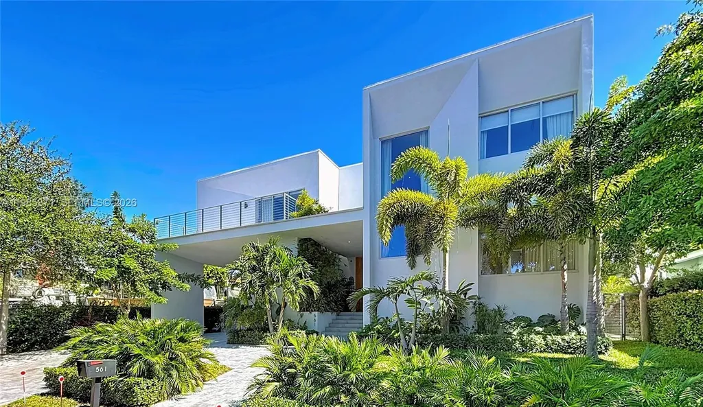 561 Warren Lane Key Biscayne FL 33149