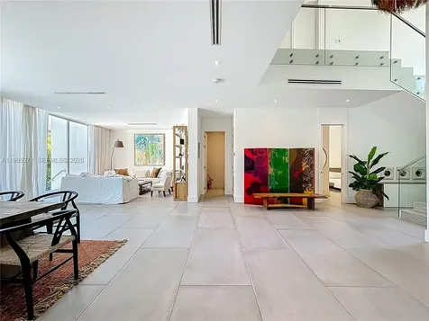 561 Warren Lane Key Biscayne FL 33149