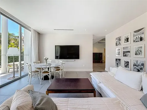 561 Warren Lane Key Biscayne FL 33149