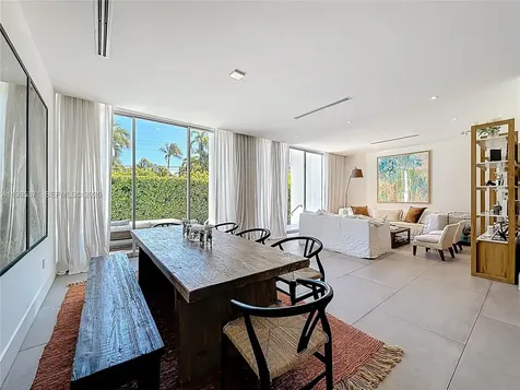 561 Warren Lane Key Biscayne FL 33149
