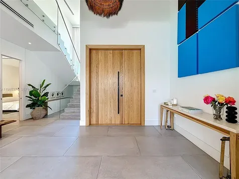 561 Warren Lane Key Biscayne FL 33149