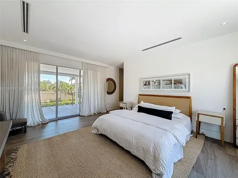 561 Warren Lane Key Biscayne FL 33149