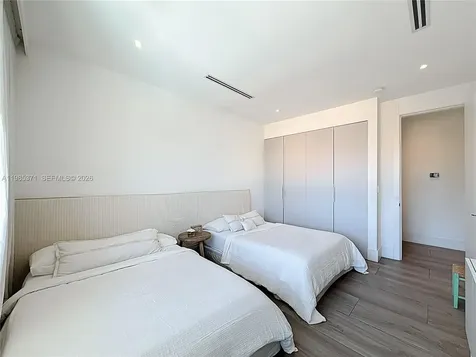 561 Warren Lane Key Biscayne FL 33149