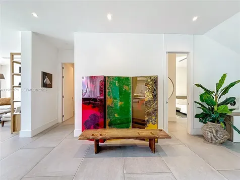 561 Warren Lane Key Biscayne FL 33149