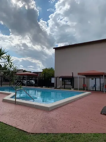 425 W Park Drive Miami FL 33172