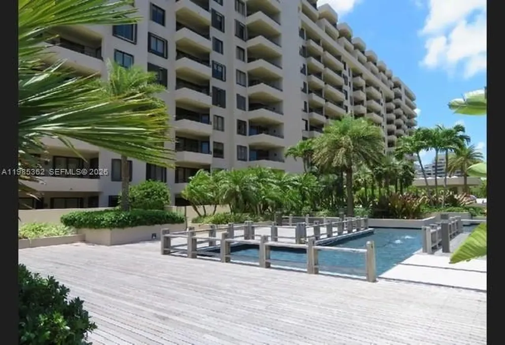 201 Crandon Boulevard Key Biscayne FL 33149