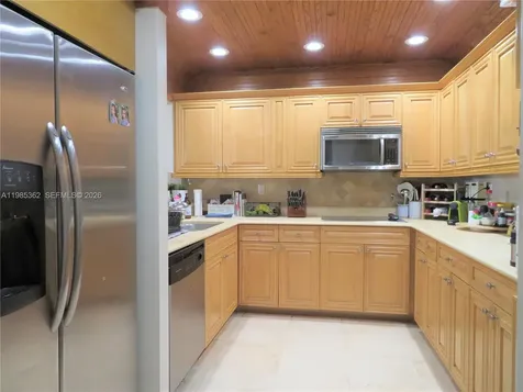 201 Crandon Boulevard Key Biscayne FL 33149