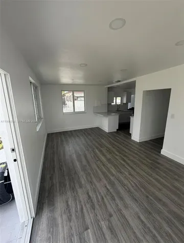 1637 NW 31st Avenue Miami FL 33125