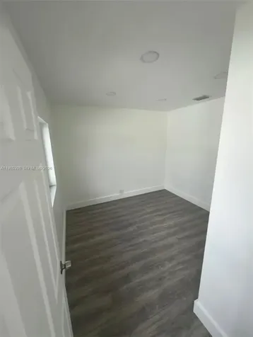 1637 NW 31st Avenue Miami FL 33125