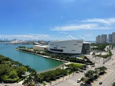 900 Biscayne Boulevard Miami FL 33132