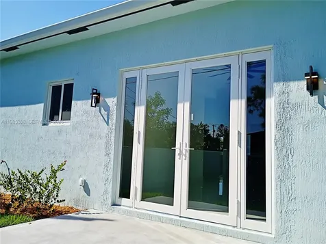 2640 NW 3rd Street Pompano Beach FL 33069