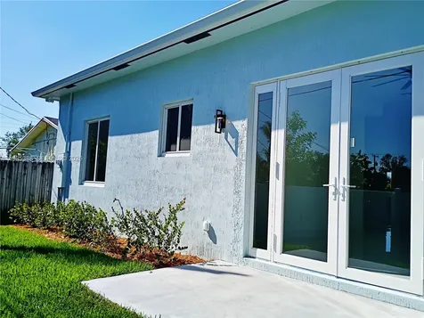 2640 NW 3rd Street Pompano Beach FL 33069