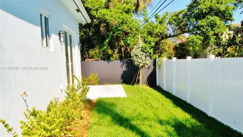 2640 NW 3rd Street Pompano Beach FL 33069