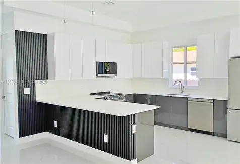 2640 NW 3rd Street Pompano Beach FL 33069