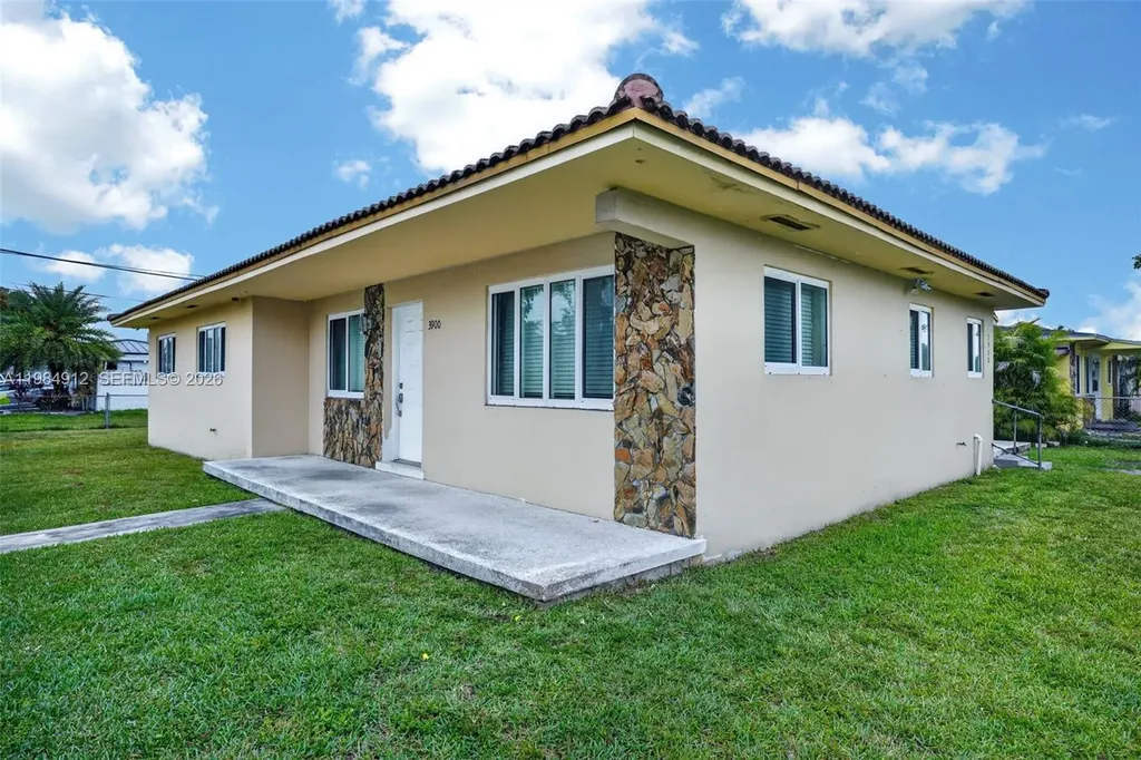 3900 SW 67th Avenue Miami FL 33155