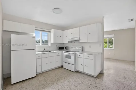 3900 SW 67th Avenue Miami FL 33155